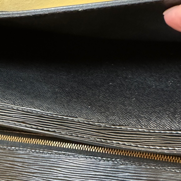 Louis Vuitton Black Epi Leather Sellier Dragonne Clutch Wristlet w/dust bag - Picture 6 of 10